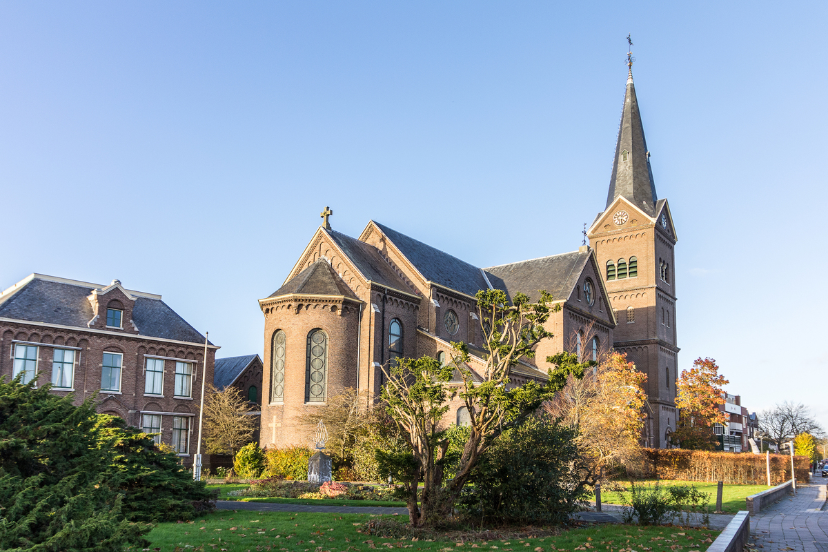 foto van een kerk in Zaanstad